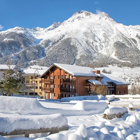 50 M From Gondola Ride Apartment